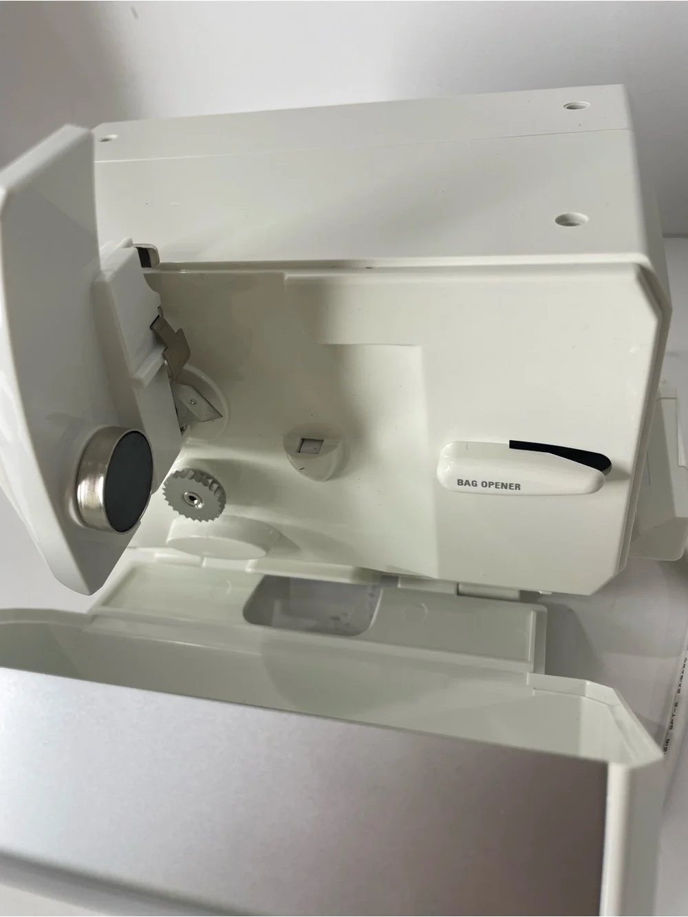 Black & Decker Spacemaker Under The Counter Can Opener NEW White in Box